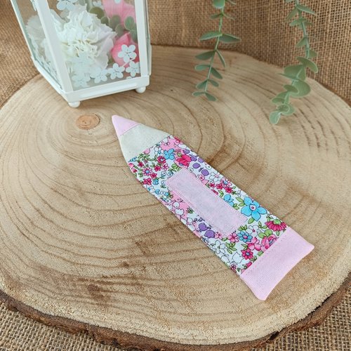 Marque pages crayon personnalisable - modèle fleurs rose mauve