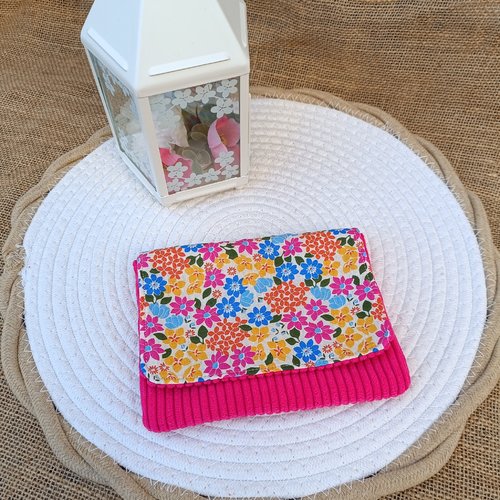 Porte monnaie-pochette - velours rose fuchsia- fleurs multicolores