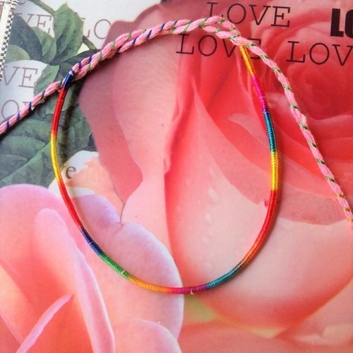 Bracelet brésilien porte bonheur lucky charm cordon rose et multicolore "amitié"