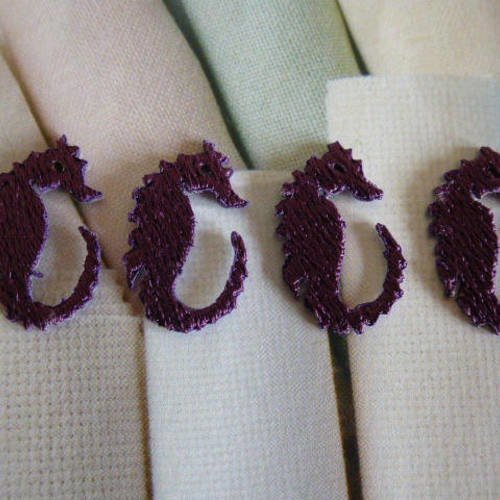 4 appliques hippocampes violets brodés, 22 mm à repasser lap 528 pour décoration couture, linge de maison, vêtements et accessoires