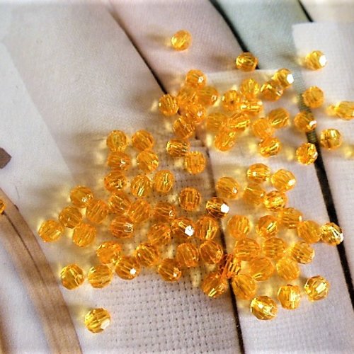 80 perles rondes à facettes acrylique orange translucide 4 mm