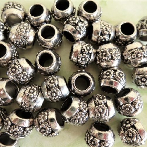 6 perles rondes 10 mm gros trou en métal argenté motifs fleurs