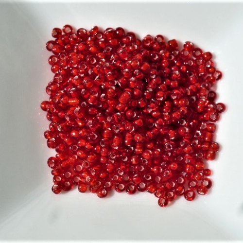 Perles mini rocaille rouges 2 mm valeur 1 tube
