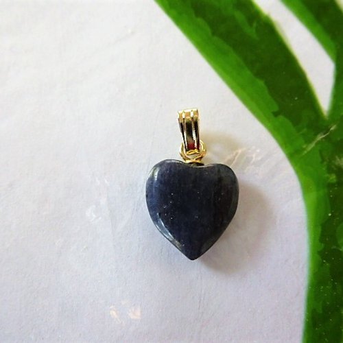 Pendentif coeur 12 mm lapis lazuli sur bélière dorée