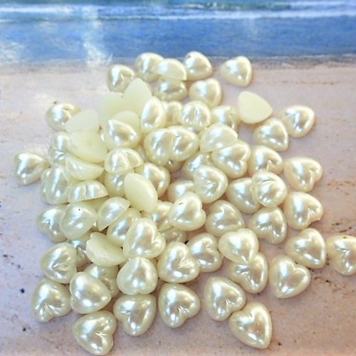 17 cabochons forme coeurs nacrés blanc ivoire 8 mm