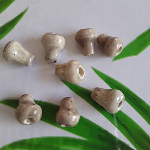 8 perles céramique 14 à 15 mm forme poire, couleur gris faites mains