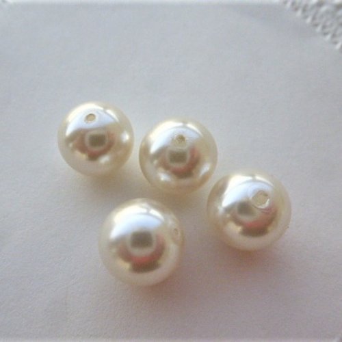 4 perles nacrées ivoire rondes 12mm en verre