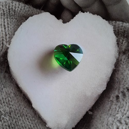 Perle coeur en cristal couleur vert 15 x 15 mm