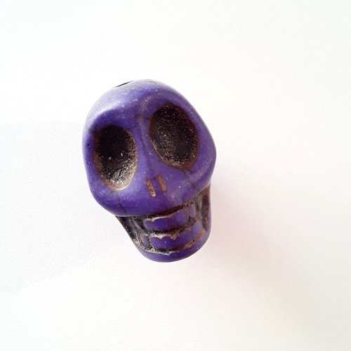Perle tête de mort 18 mm violette crâne howlite