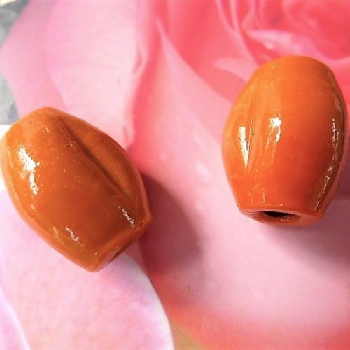 Perles en verre orange forme olive 21 mm