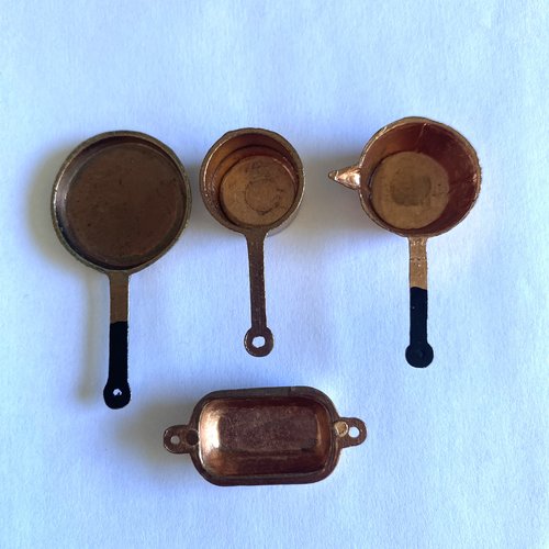 Élément batterie cuisine miniature cuivre divers modèles au choix pour maison de poupée