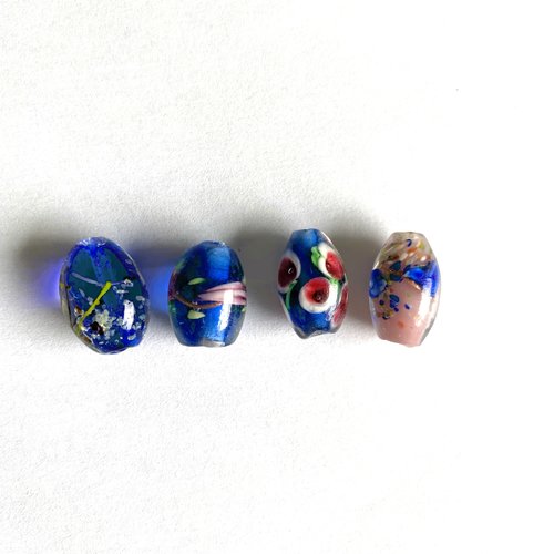 4 perles forme olive en verre de murano 16.5 mm /15 mm tons bleus et multicolore