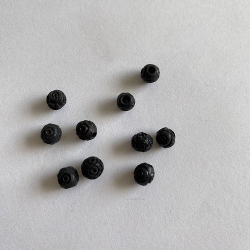 10 perles noires rondes 6 mm en bois de buis guilloché, travaillées main, fabrication ancienne