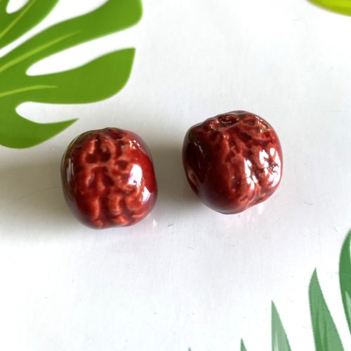 2 perles rondes 18/20 mm en céramique rouge façonnées à la main
