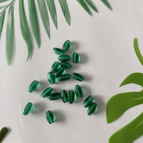 20 perles vintage en verre, grain de riz 8 x 4 mm vert bouteille