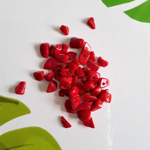 56 perles chips jaspe pierres rouges  5 à 9 mm