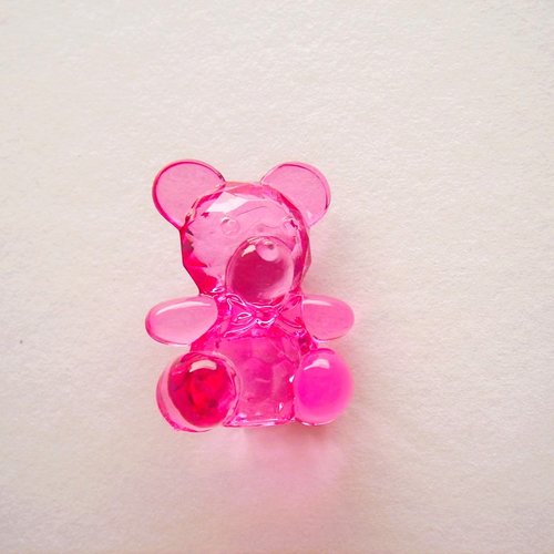Breloque ourson 3.2 cm rose framboise translucide en plastique acrylique