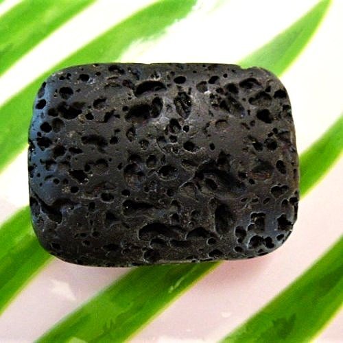 Perle pierre lave de roche noire rectangulaire 40 x 30 mm