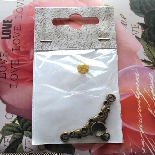 Pendentif connecteur 4.7 cm métal bronze et strass jaune