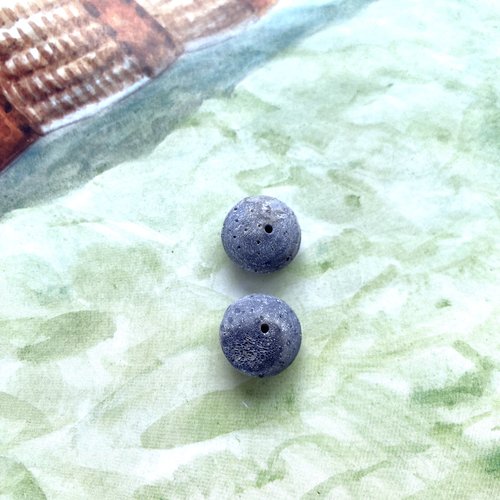 2 perles soucoupe 15 mm corail bleu  rares anciennes