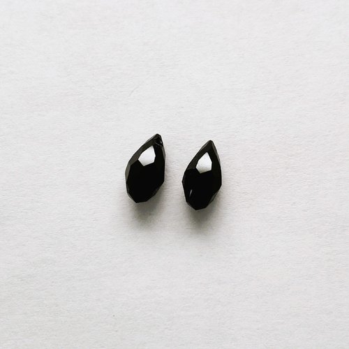 2 perles gouttes cristal noir 12.5 x 6 mm