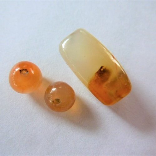 3 perles assorties en agate 6 mm et 16 x 8 mm, ambre et opaline