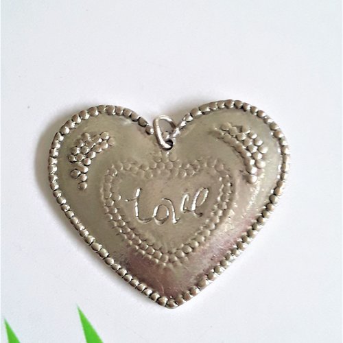 Breloque argentée coeur "love" 32 x 37 mm avec anneau