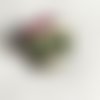 Broche fantaisie tête de mort 5.2 cm ruban rose orbites vert fluo faite main
