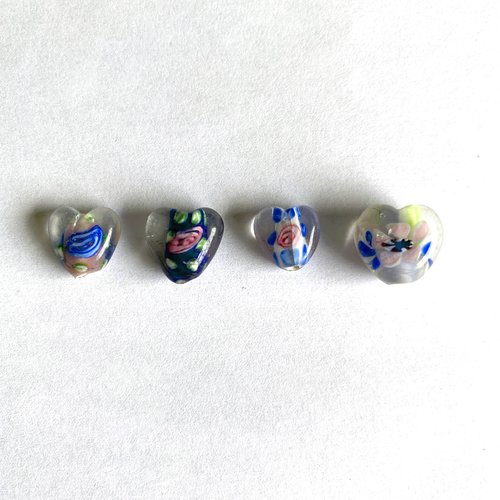 4 perles forme coeur en verre de murano 12/14 mm tons bleus et translucide