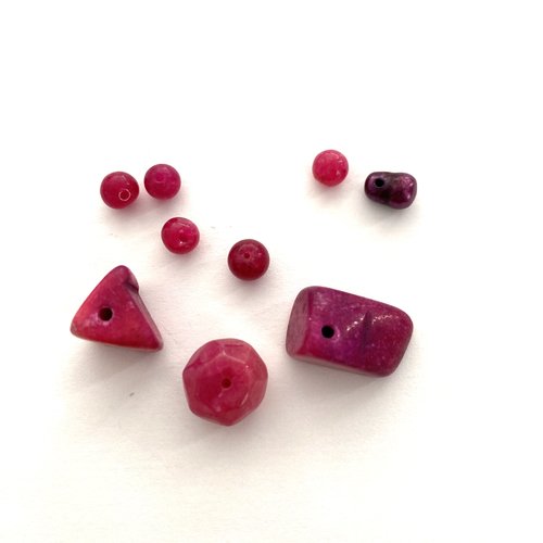 9 perles gemmes petit lot de couleurs mauve, formes et pierres matière différentes