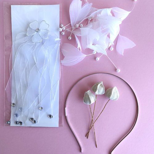 Lot d'accessoires ornements de mariée 32 pièces blancs et strass