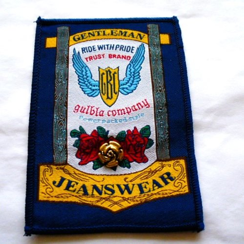 Applique jeanswear gentleman, pin's rose métal doré