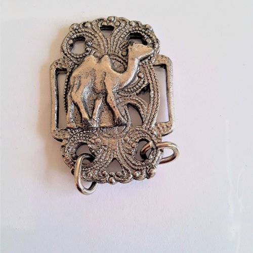 Breloque argentée 32 mm style oriental motif chameau