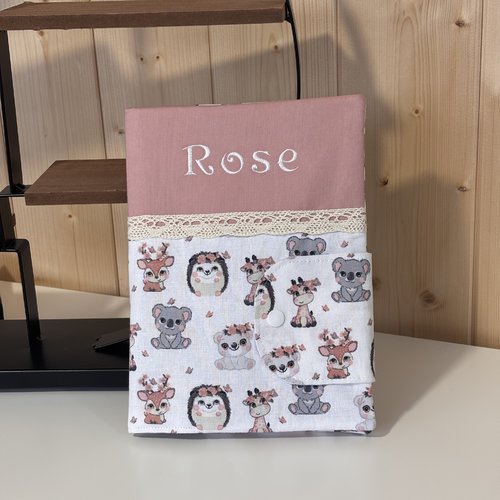 Protège carnet de santé bébé personnalisé  housse carnet de santé coton oeko-tex brodé prénom  cadeau naissance artisanal fait main