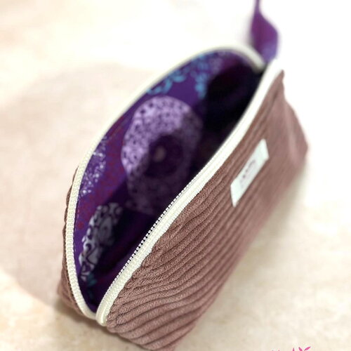 Petite trousse maquillage velours côtelé – pochette cosmétique voyage – cadeau femme pratique et élégant