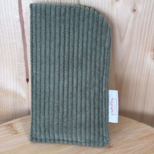 Pochette à lunettes en velours côtelé kaki – fait main