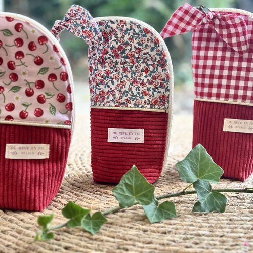 Trousse pot - trousse debout rouge pratique et compacte