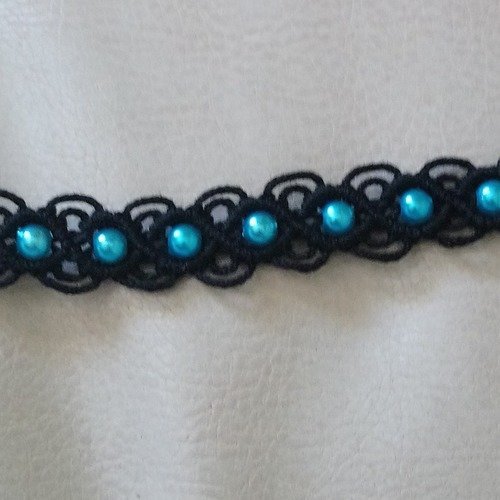 Bracelet macramé noir perles bleues