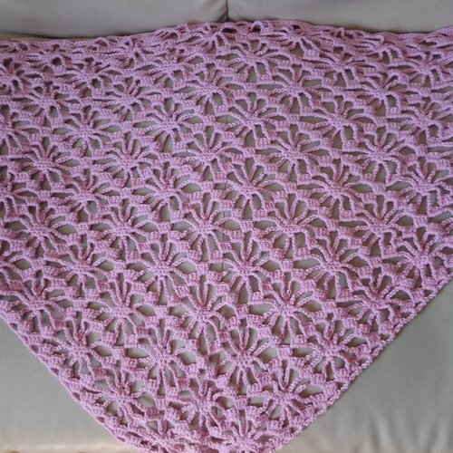 Châle/ chèche crochet losange rose