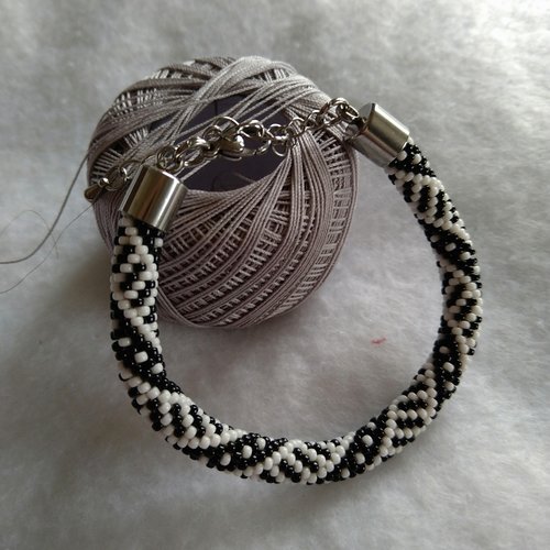 Bracelet noir et blanc