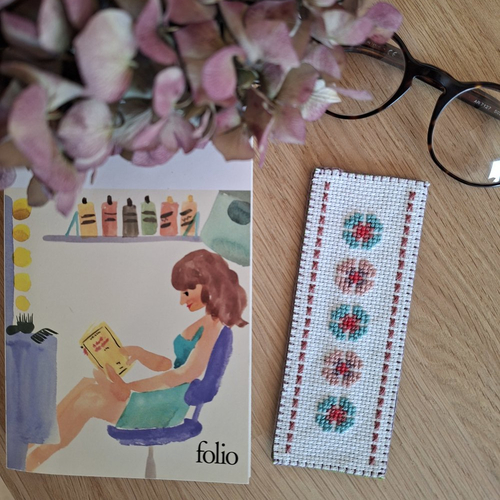 Marque-page brodé - romantique