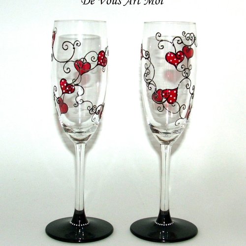 Ensemble de deux verre à champagne,motif coeur,rouge et noir,peint main