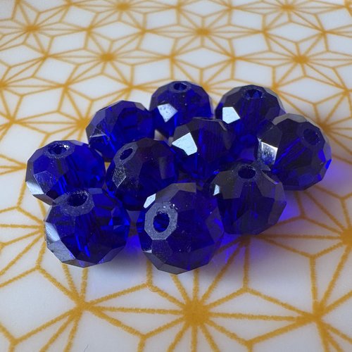 10 perles à facettes en cristal bleu marine