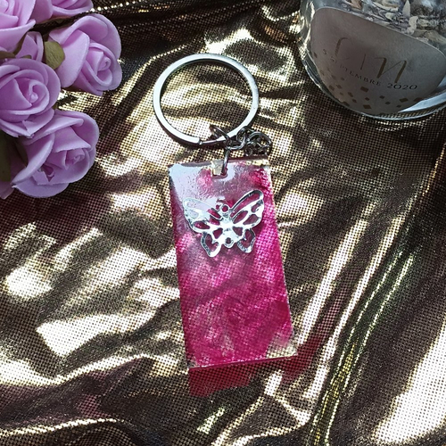 Porte clé rose "papillon"