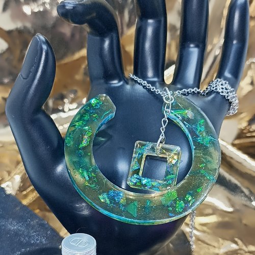 Collier demi cercle bleu