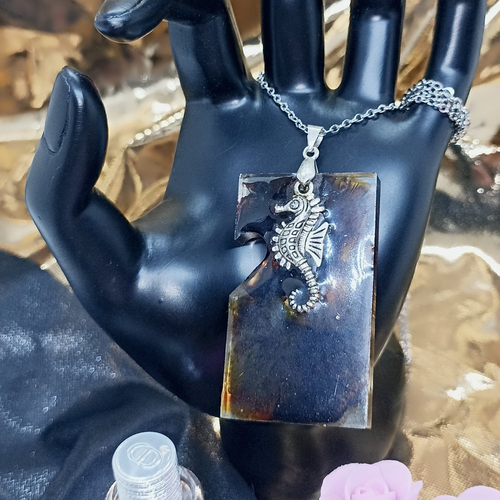 Collier rectangulaire hippocampe