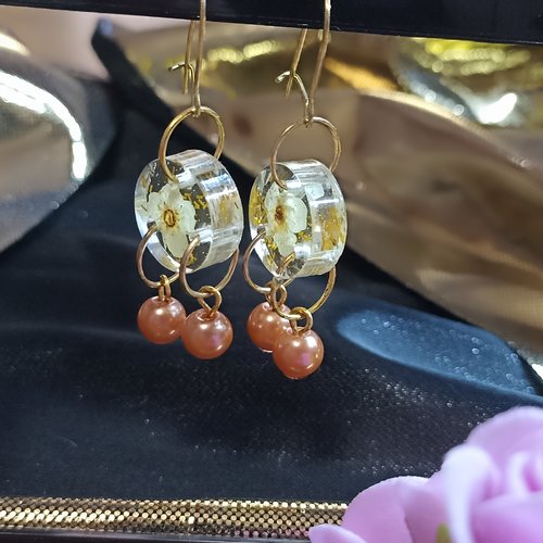 Boucles d'oreilles fleurs et perles