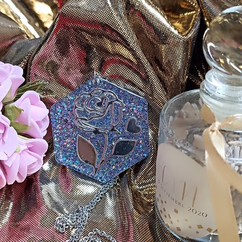Collier hexagonale paillettes bleues