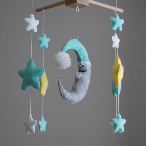 Mobile bébé, lune, étoiles vert d'eau. décoration chambre bébé