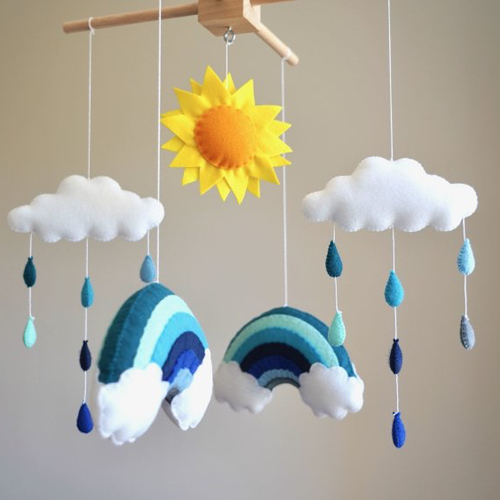 Mobile bébé arc en ciel bleu. décoration chambre bébé